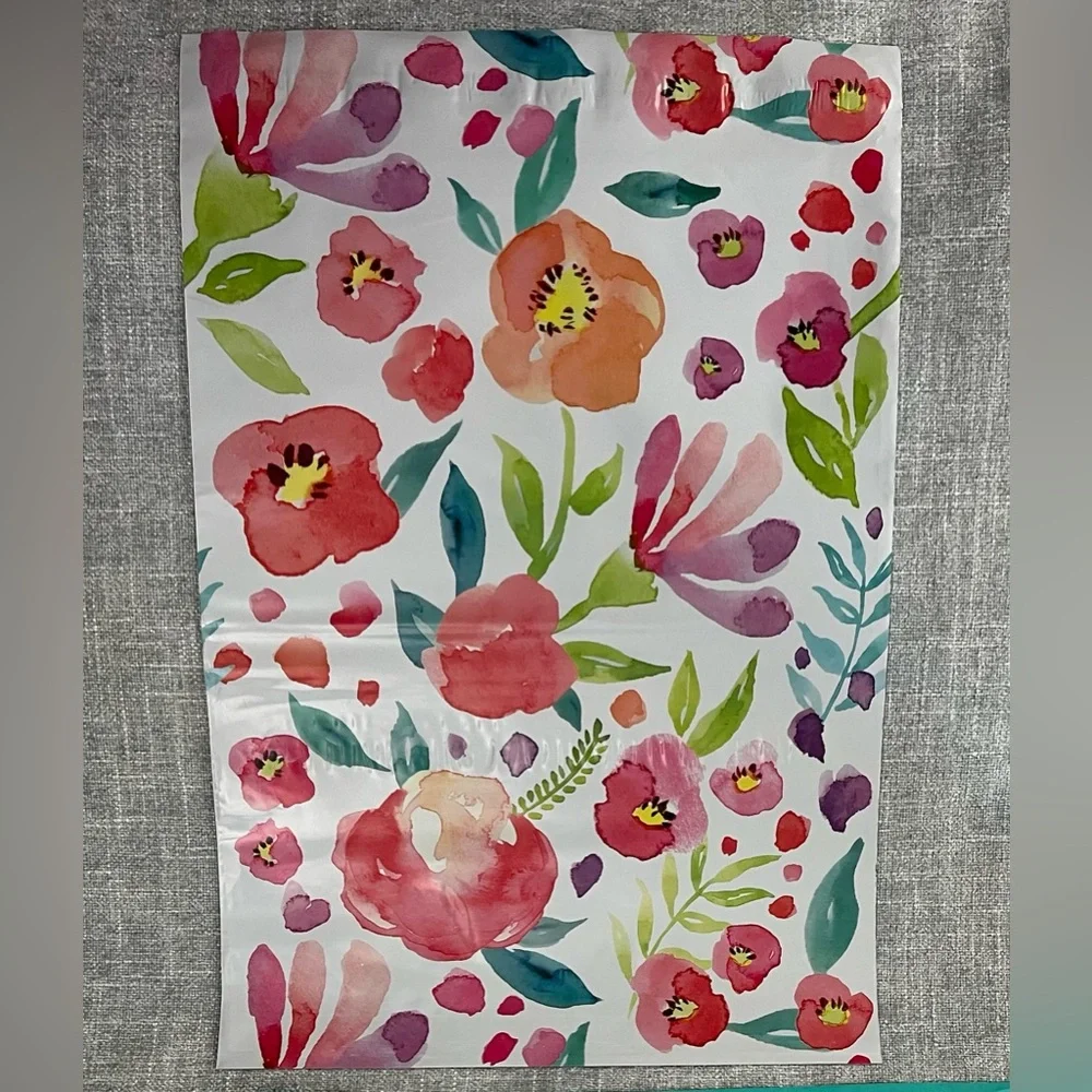 Floral & Teal Poly Mailers 10 each-20 total.Floral is 10”x13” Teal is 19”x 14.75
